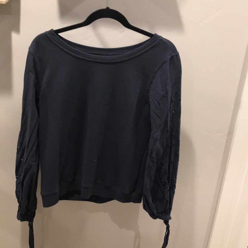 Light pink and navy sweatshirts - Picture 4 of 6